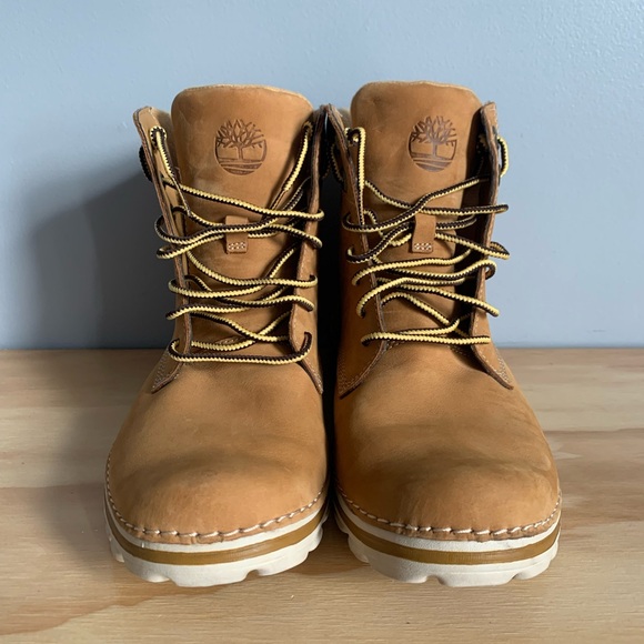 Women’s Timberland Boots size 7 - Picture 3 of 4